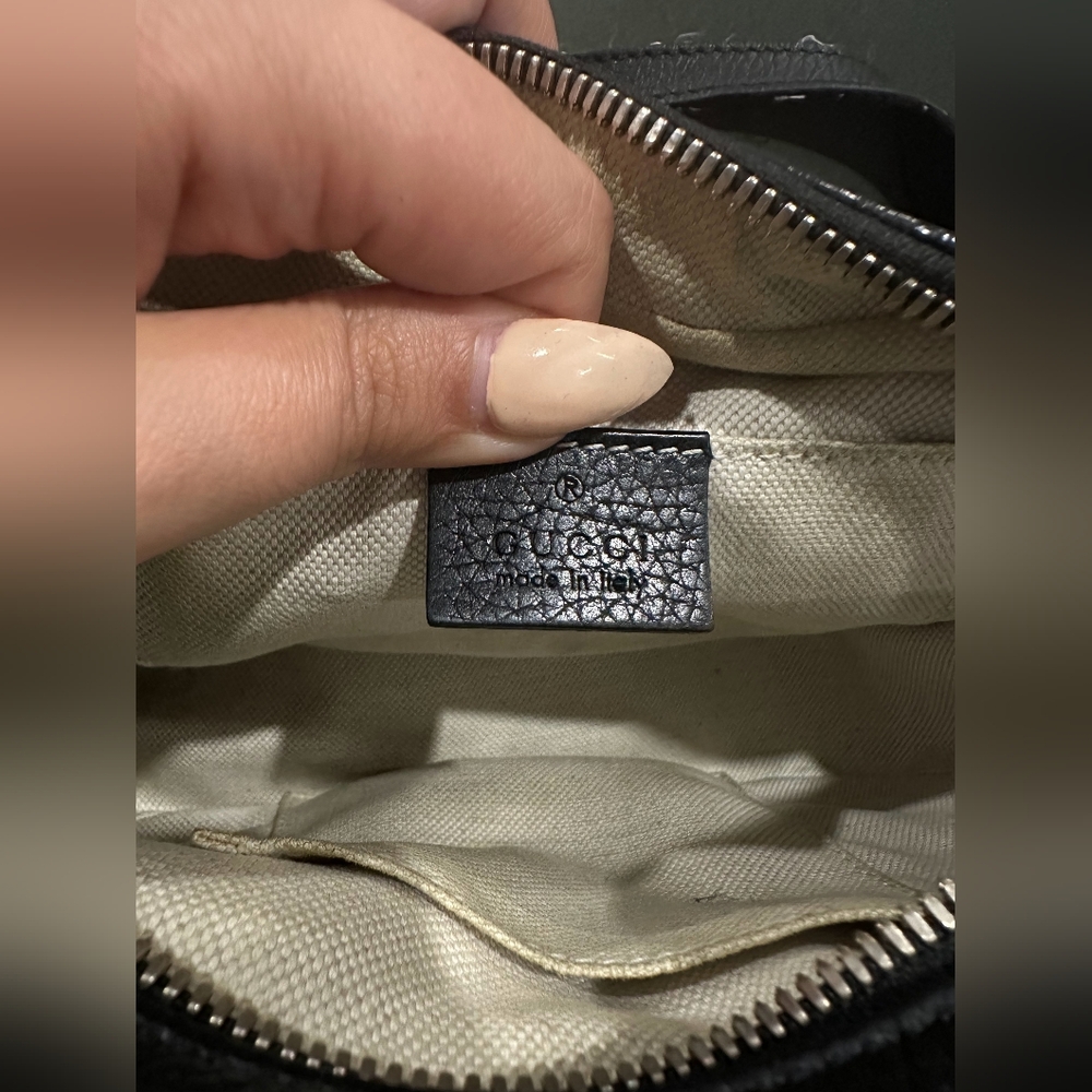 GUCCI Pebbled Calfskin Small Soho Disco Bag Black - Picture 4 of 8